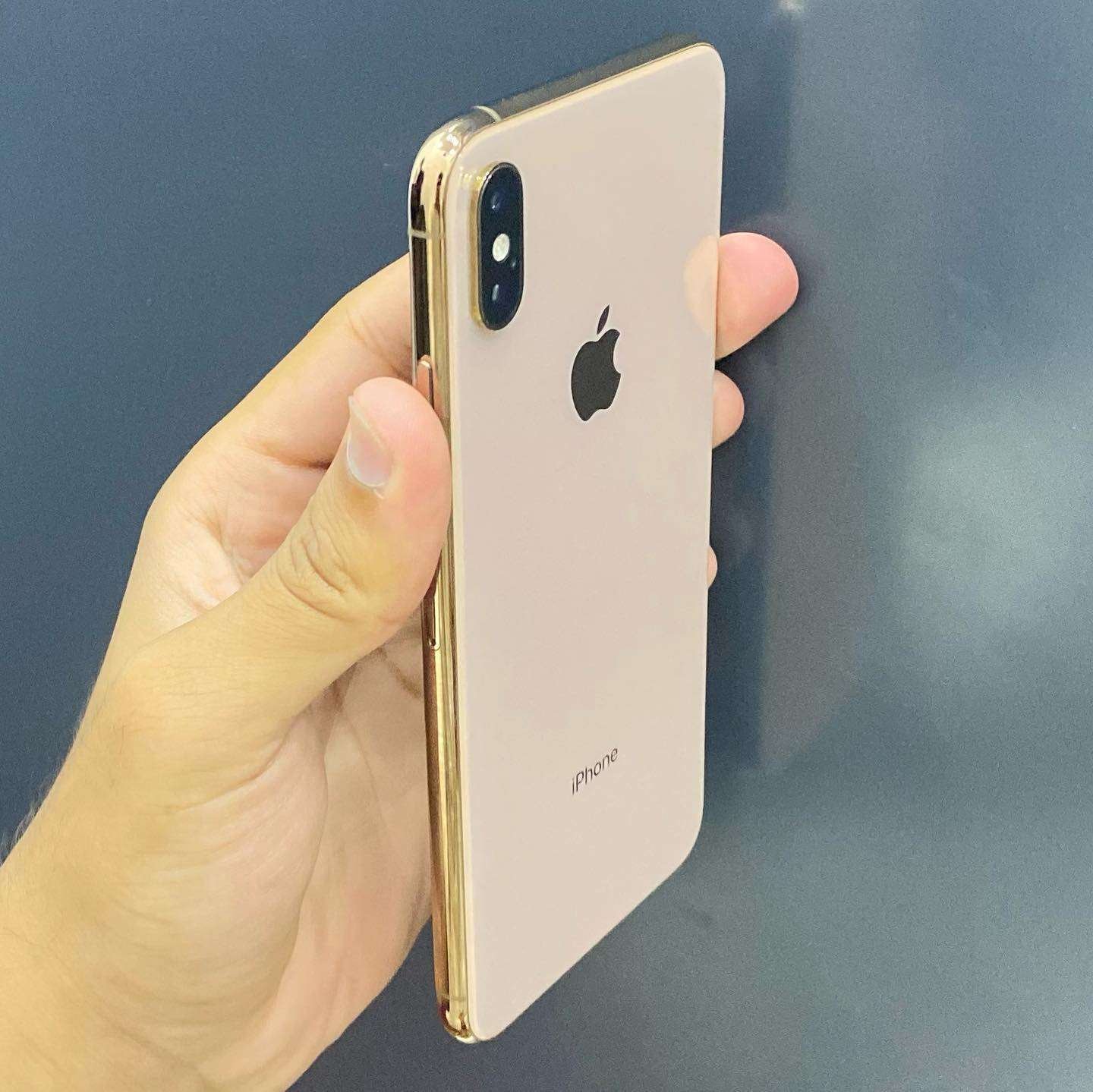 iPhone xs max price in Pakistan